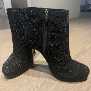 Black rhinestone Kurt Geiger 'Carvela' heeled boots. Size 40.